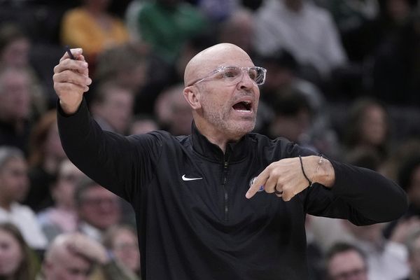 开云体育入口-独行侠主教练因不满裁判吹罚遭罚款