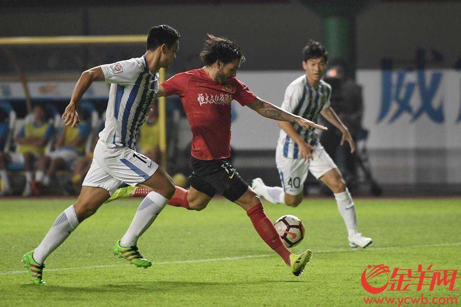 包含恒大豪取客场大胜，巩固领先优势的词条