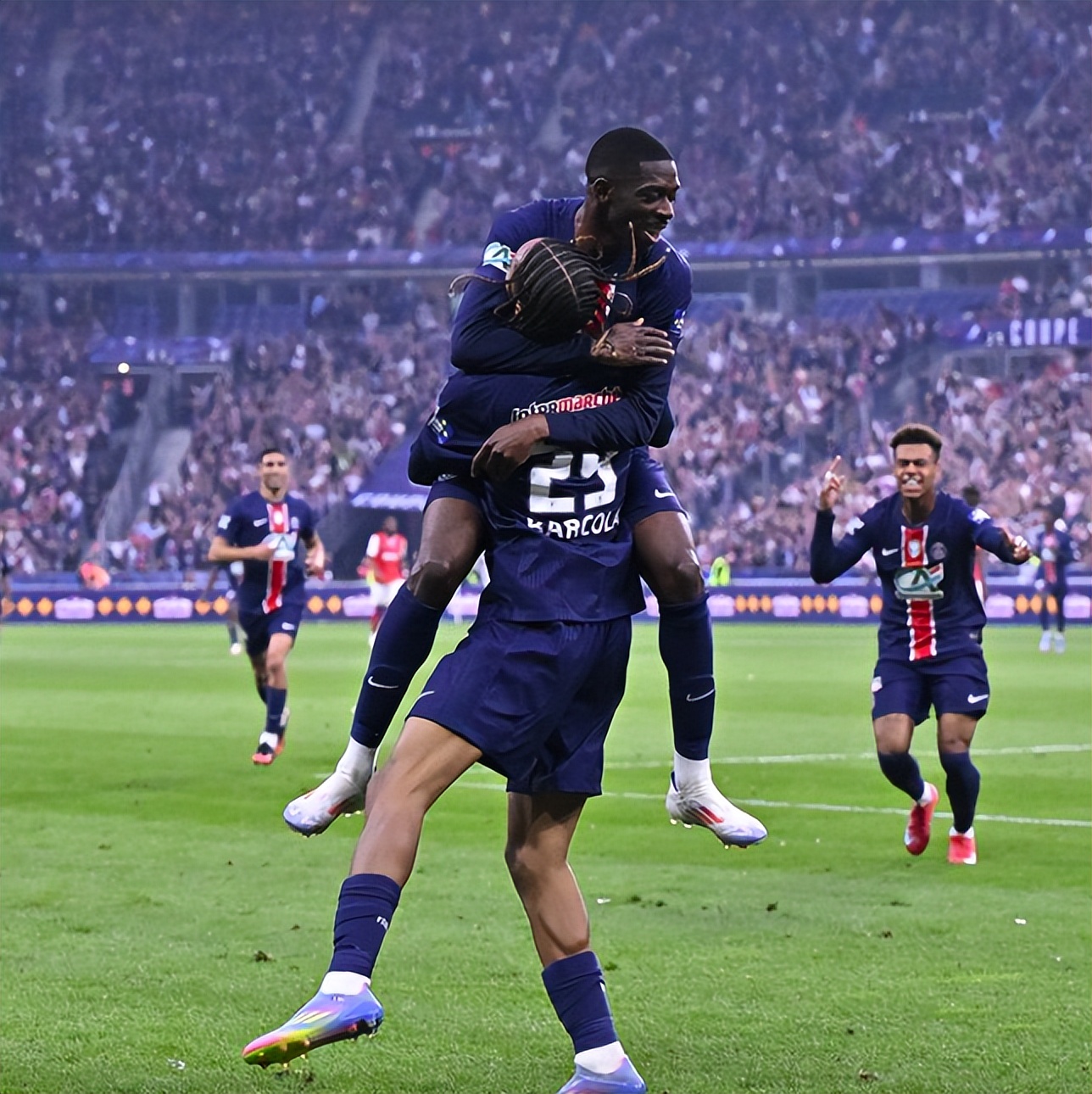 开云体育登录-足球豪门交锋激烈，比分胜负扑朔迷离的简单介绍