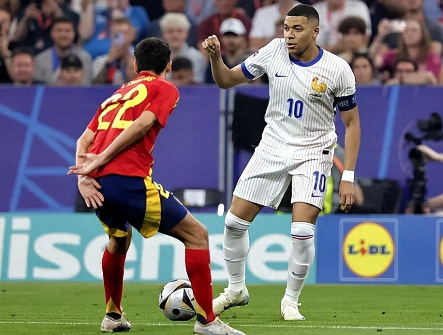 法国强势击败对手，锁定欧洲杯半决赛席位