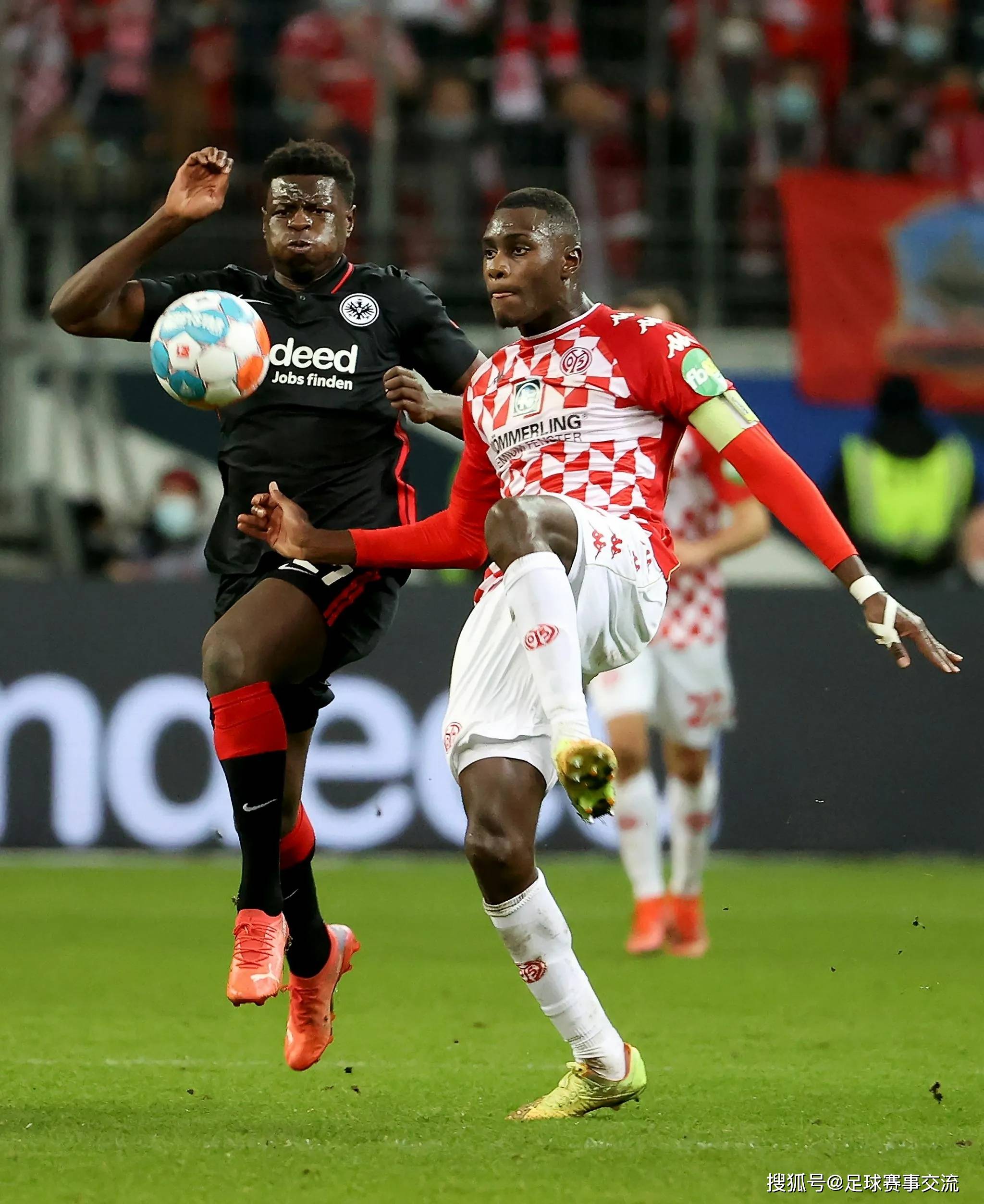 沙尔克在主场战平云达不莱梅,不败纪录延续 沙尔克在主场战平云达不莱梅,不败纪录延续