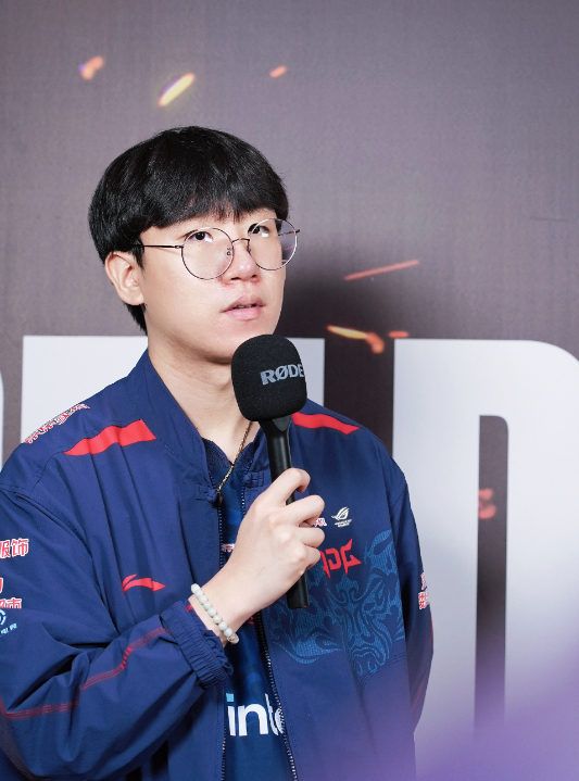 开云体育入口-包含CLG轻取EDG，Ruler打出惊人五杀宿敌对决入围赛，点燃全场激情的词条