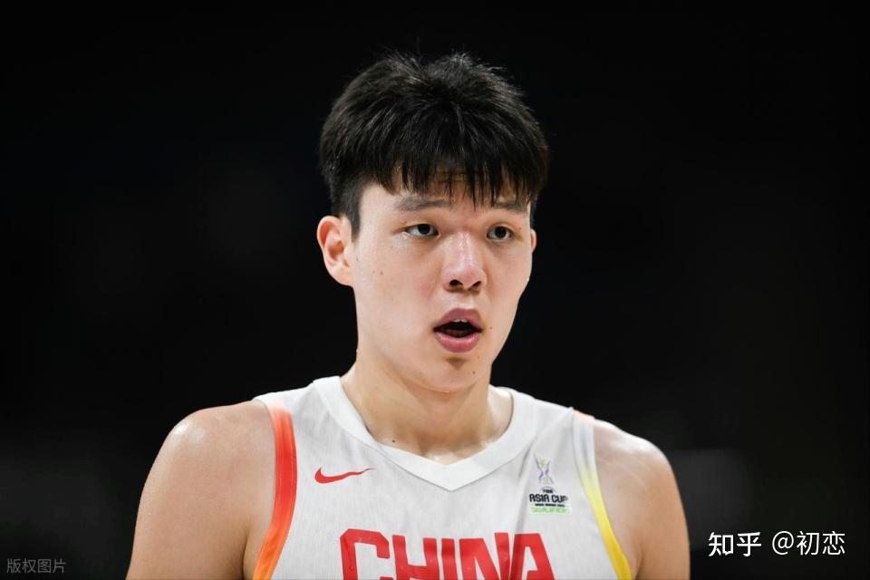 开云体育下载-尼克斯横扫骑士，兰德尔砍下30分