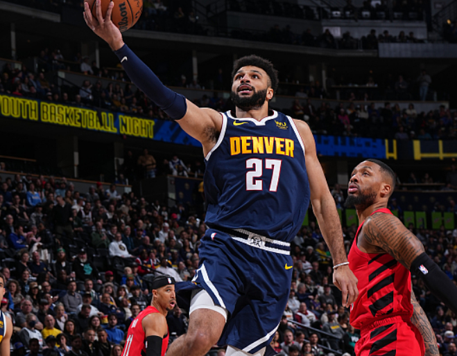 阿雷佐主场胜利，成功守住三分领先