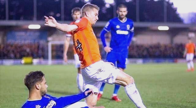 开云体育官方网站-那不勒斯面对挑战，取得胜利艰难