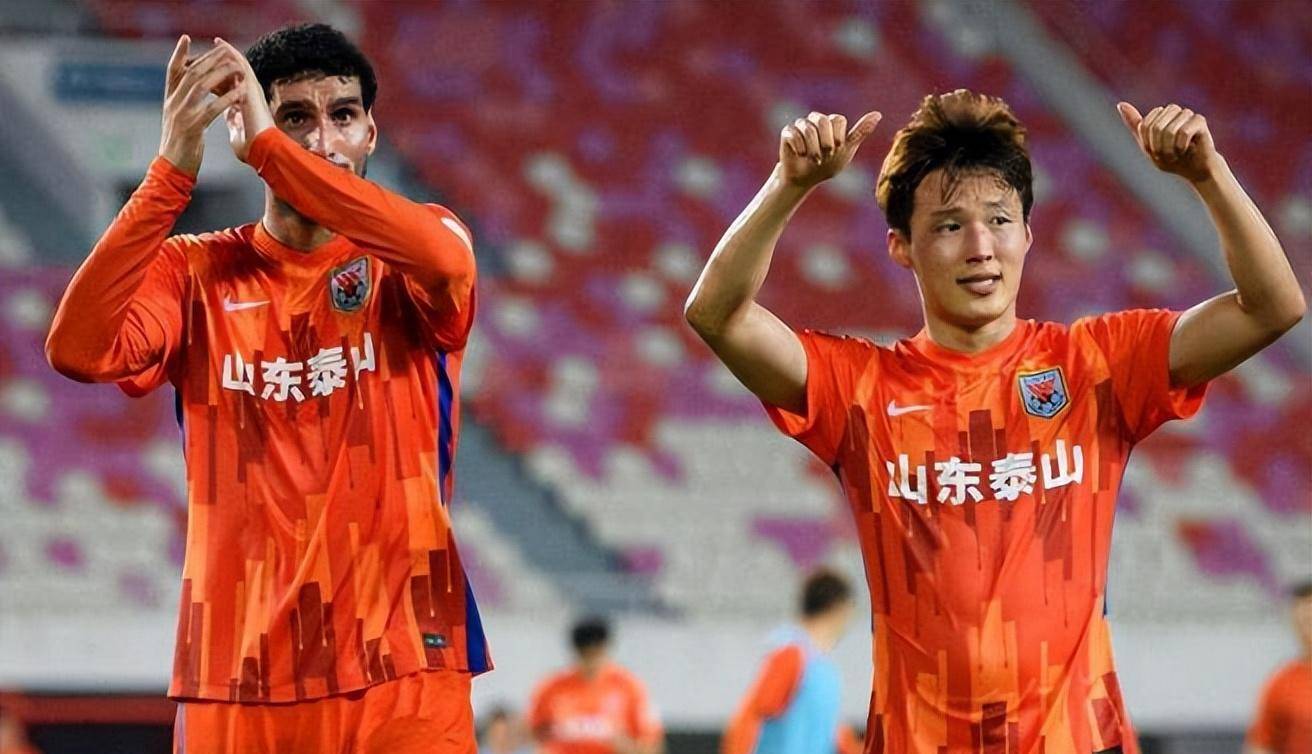 首发阵容调整，山东鲁能斗志十足