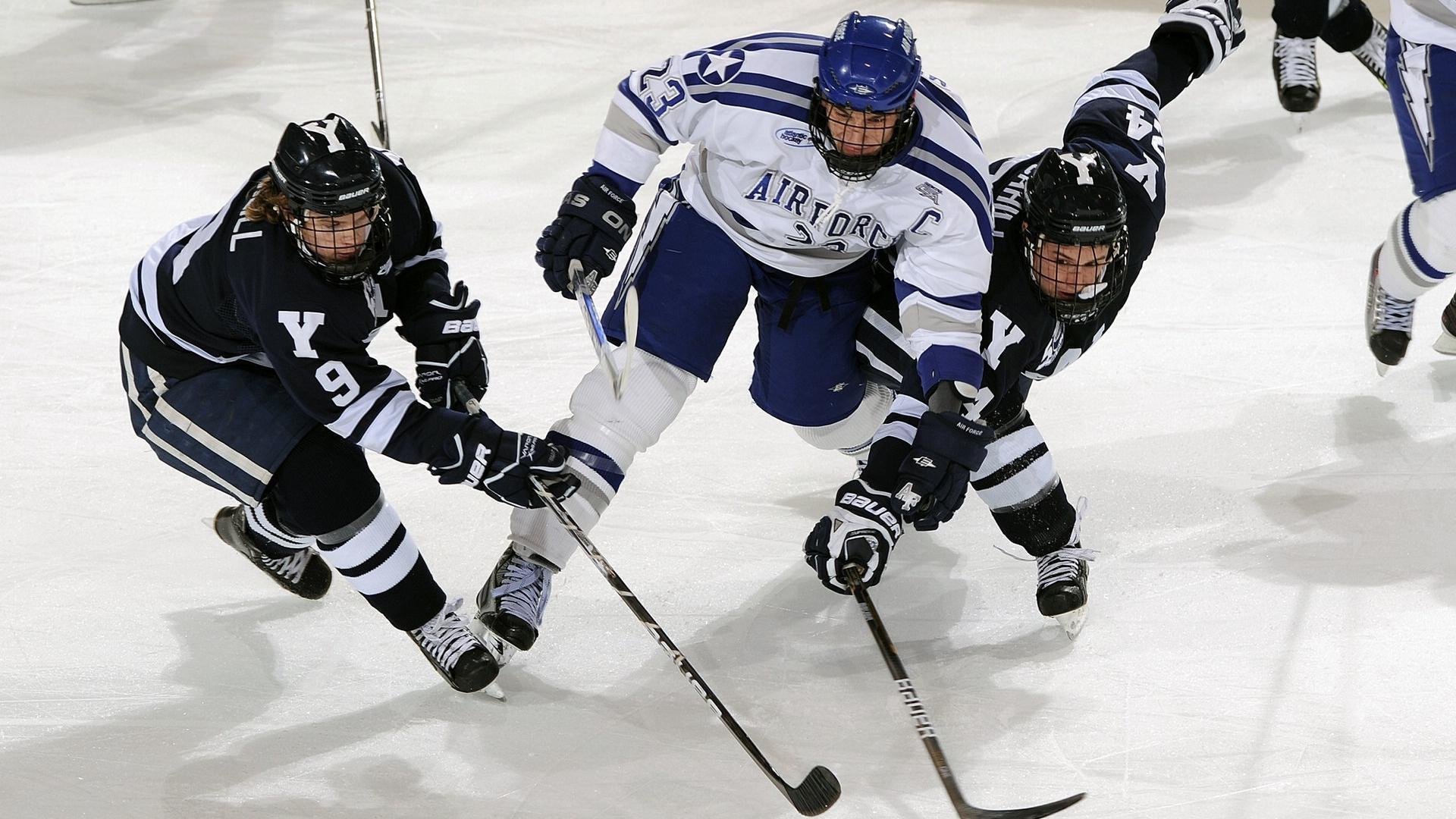 开云体育入口-阿坎吉爆发，比利亚雷亚尔火力压制那不勒斯，欧冠赛场展雄风