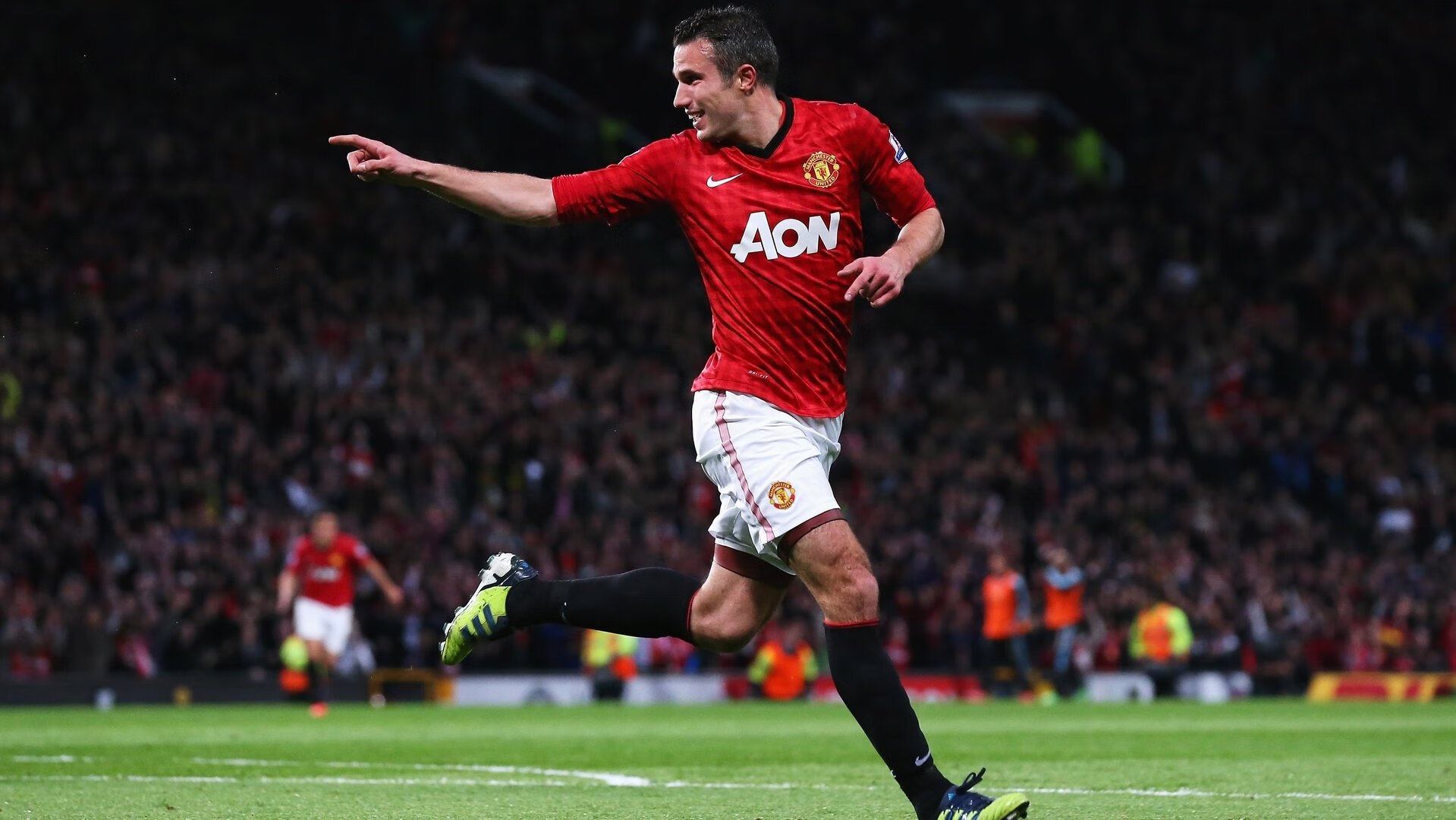 欧洲异色与东亚风暴，足球新世界的两极启示